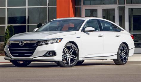 Nov 10, 2022 · The 2023 Accord is available with a bigger screen than any other Honda product. In the case of the Accord Sport and all three hybrid trims, buyers will see an all-new 12.3-inch touchscreen at the ... 